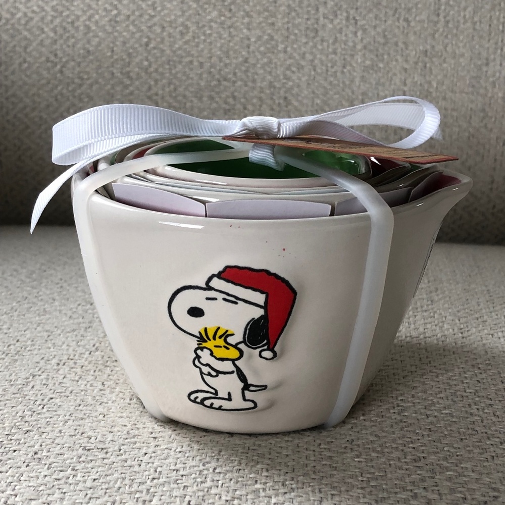 NWT Rae super adorable Dunn Snoopy and Woodstock Christmas Measuring Cups